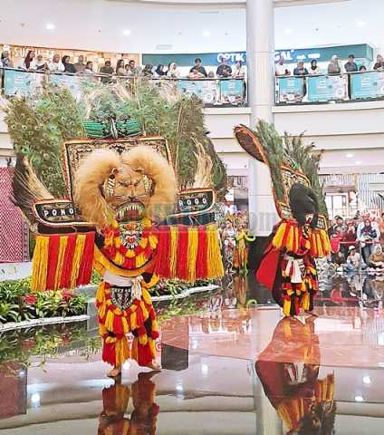 Reog Ponorogo Suromenggolo
