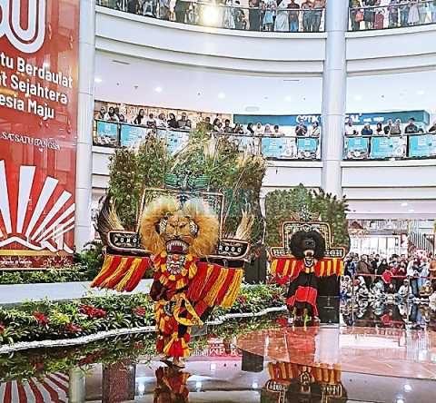 Reog Ponorogo Surokusumo