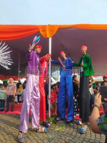 Akrobat Show Citra Studio