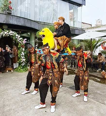 Sanggar Sisingaan Bandung Kencana
