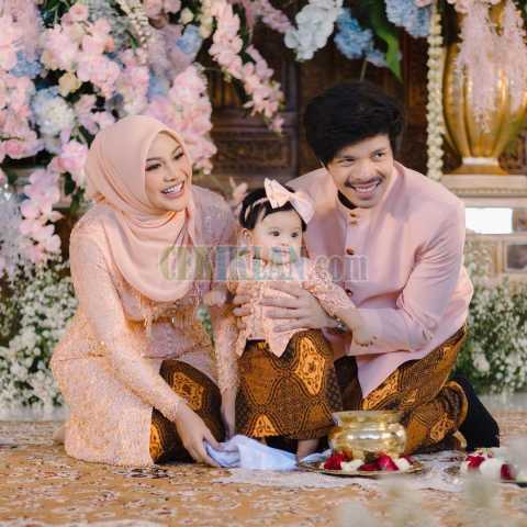 Turun Tanah Tedak Siten Ibu Maya