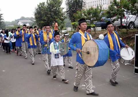 Tanjidor Ondel Ondel Bang Denis